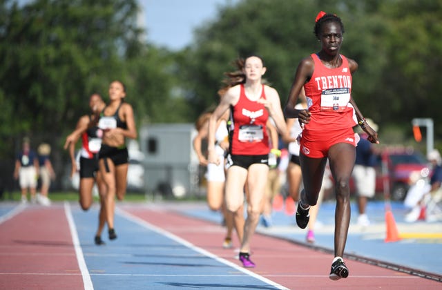 athing mu gana los 800m con la mejor marca mundial del año