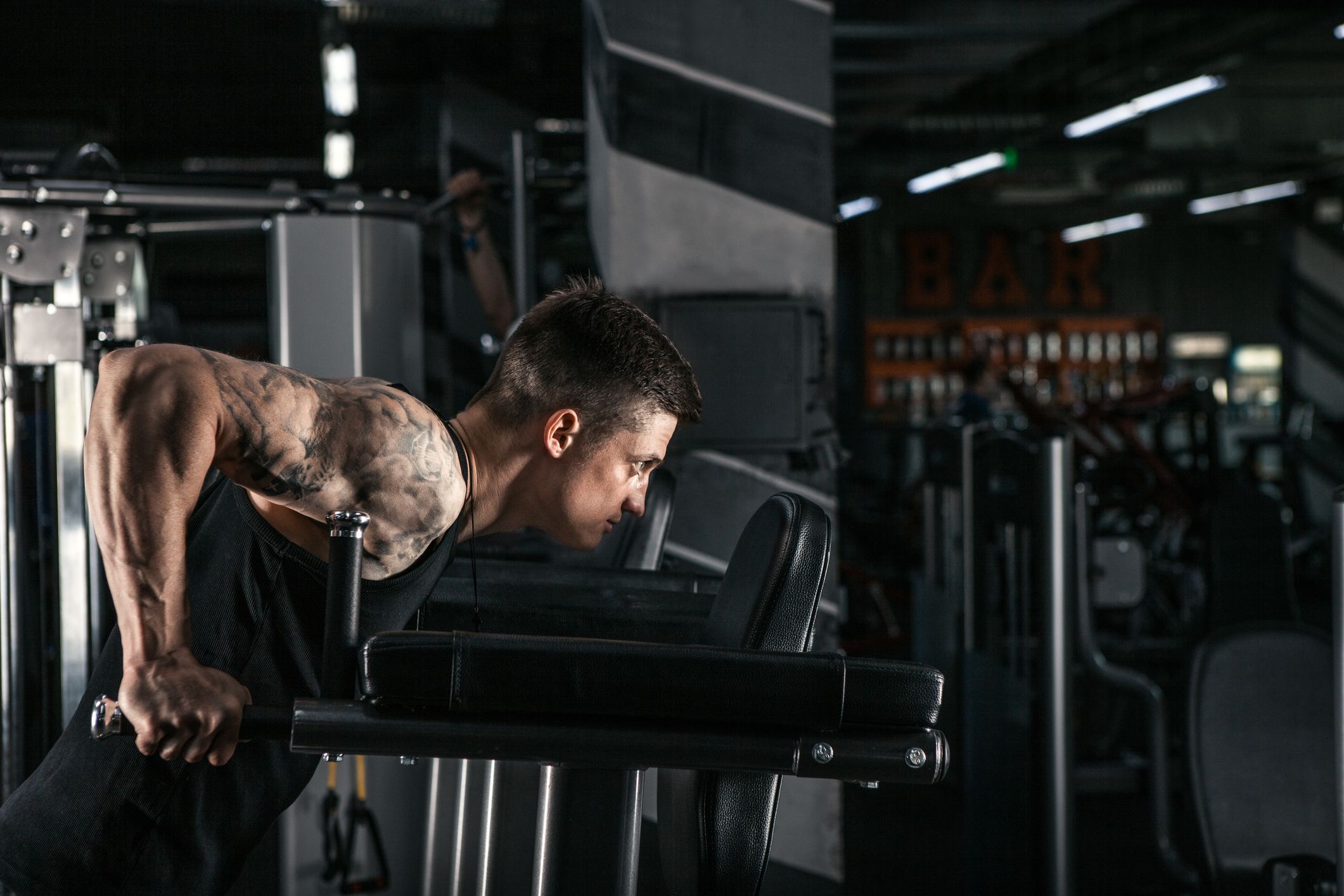 How To Do Tricep Dips To Build Bigger, Stronger Arms