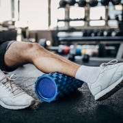 delayed onset muscle soreness DOMS doms athlete using a foam roller