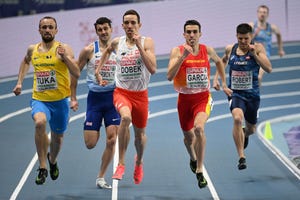 mariano garcía saca la lengua con apuros en la recta final de las semifinales de los 800m del europeo de torun 2021