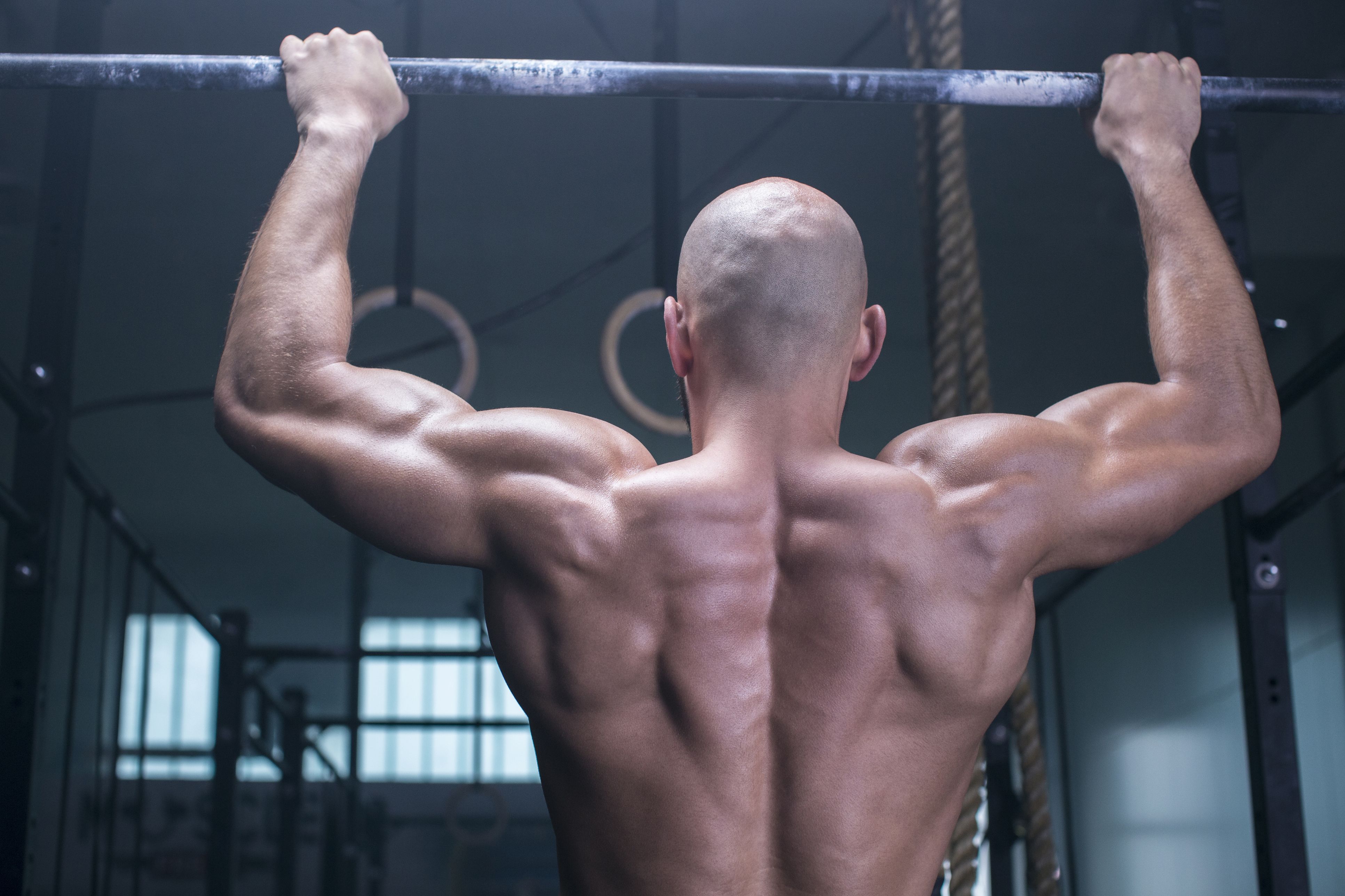 Chin Up Vs Pull Up: Differences And 14 Variations To Build Muscle