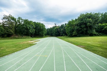 pista de atletismo en la naturaleza de madrid