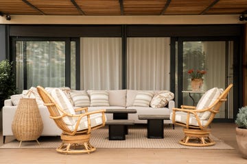 terraza con mobiliario de estilo mediterraneo