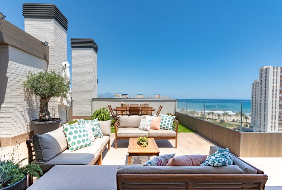 Ático con terraza frente al mar