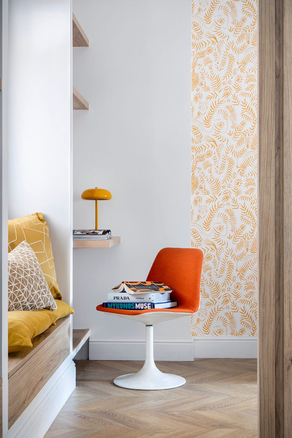 silla giratoria naranja