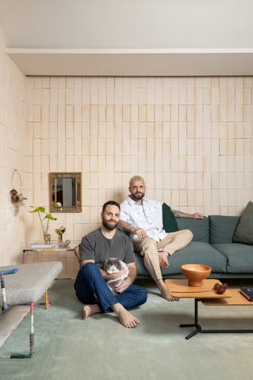 el arquitecto orlando denardi junto a su marido, arthur