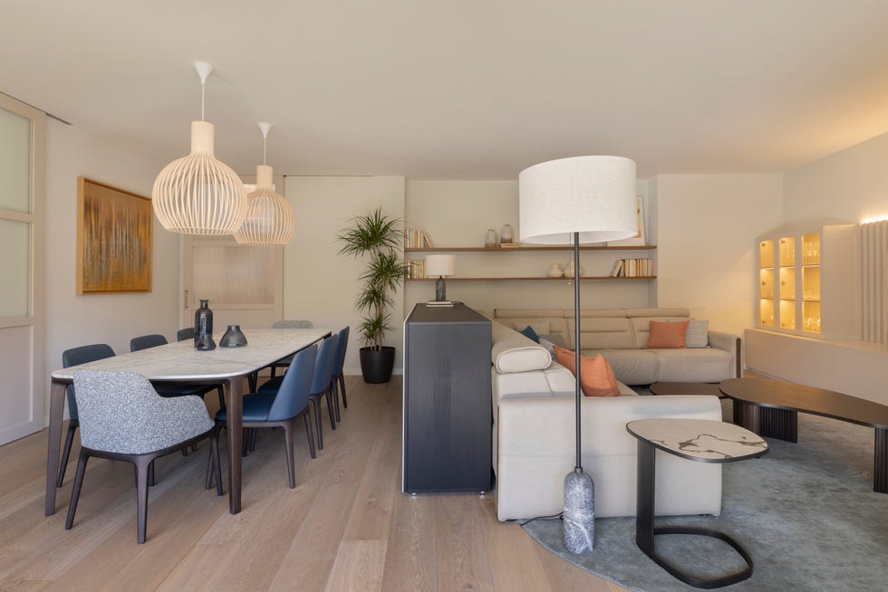 salón comedor con aparador como divisor de ambientes