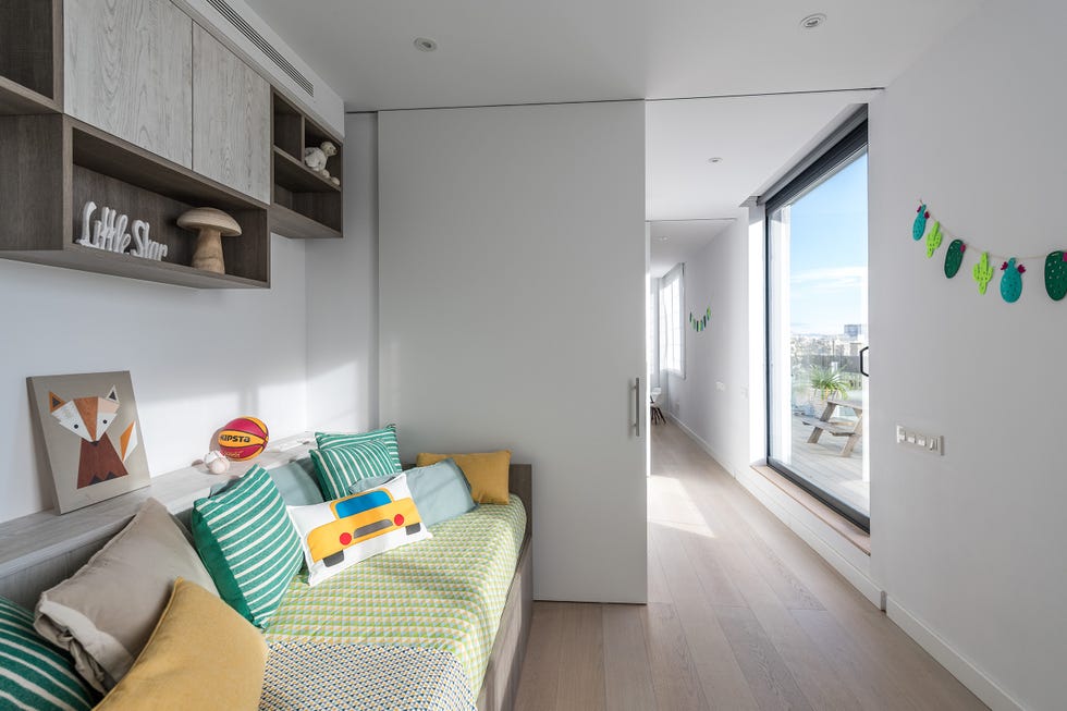 dormitorio infantil con puerta corredera