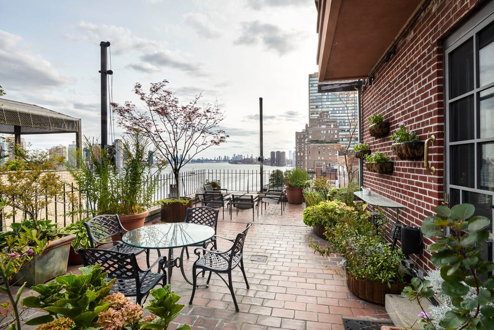 terraza con vistas al río