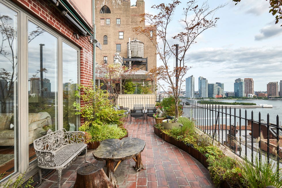 terraza con vistas al río