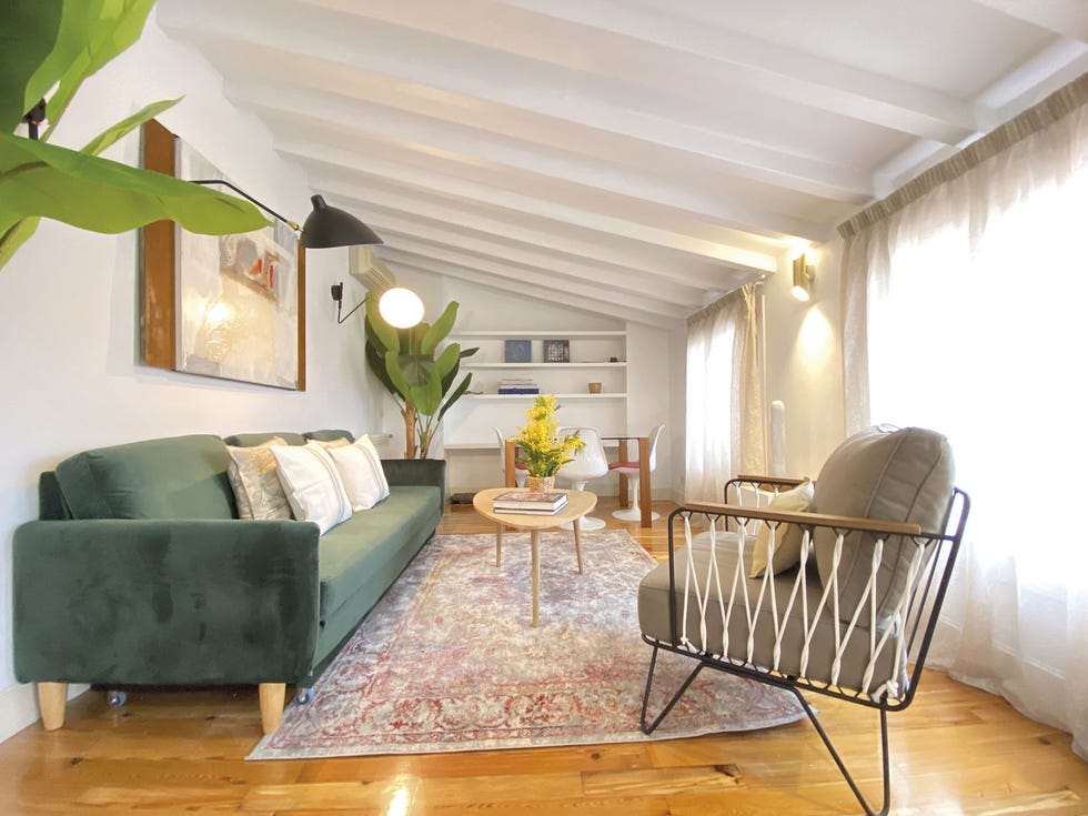 Ático en madrid con terraza salón abuhardillado
