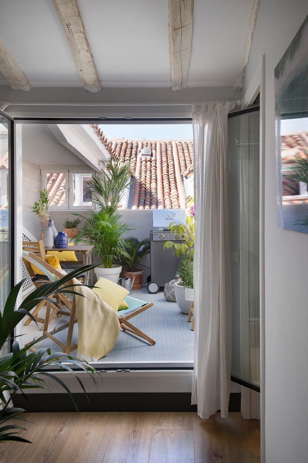 Ático con terraza reformado en malasaña