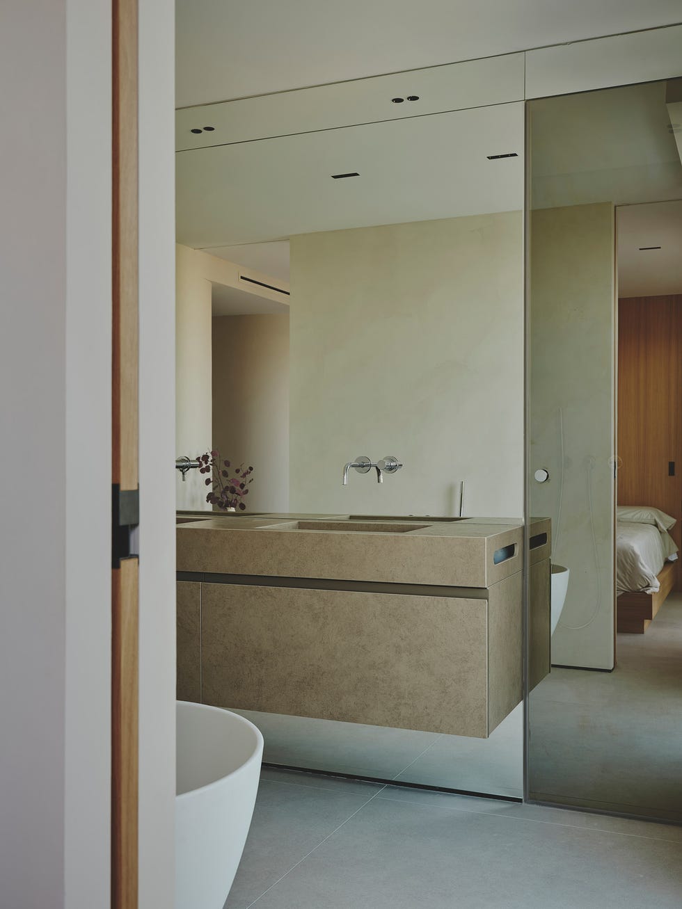 baño con mueble volado