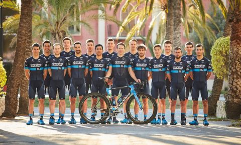 Team, Cycling, Bicycle, Cycle sport, Vehicle, Road bicycle racing, Recreation, Uniform, Sports, Bicycle racing, 