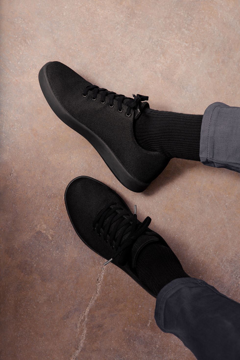 Footwear, Black, Shoe, Leg, Ankle, Human leg, Joint, Foot, Comfort, Oxford shoe, 