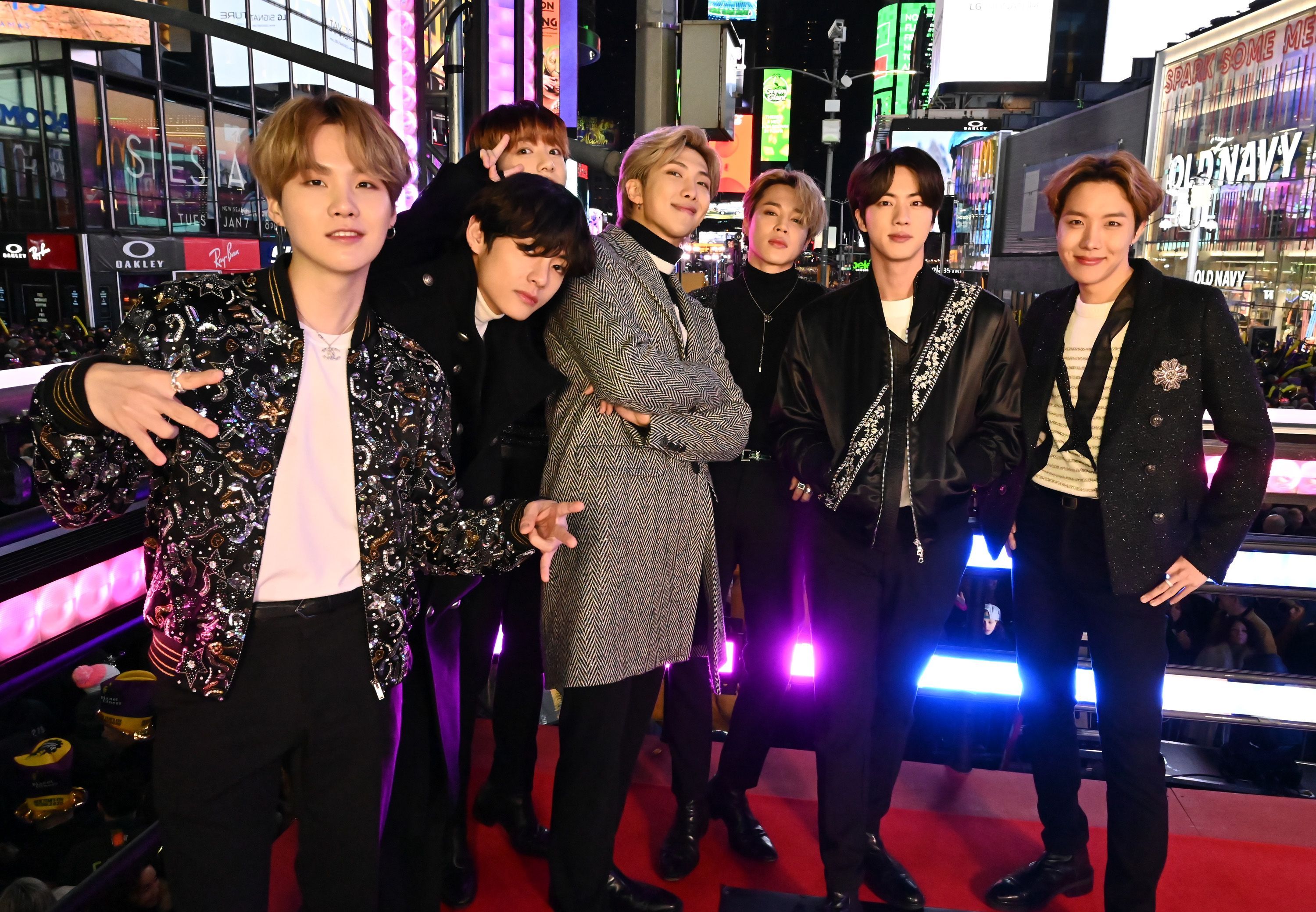 BTS（防弾少年団）カムバック記念！メンバーがプライベートでも愛用する韓国ブランド16選｜ELLE [エル デジタル]