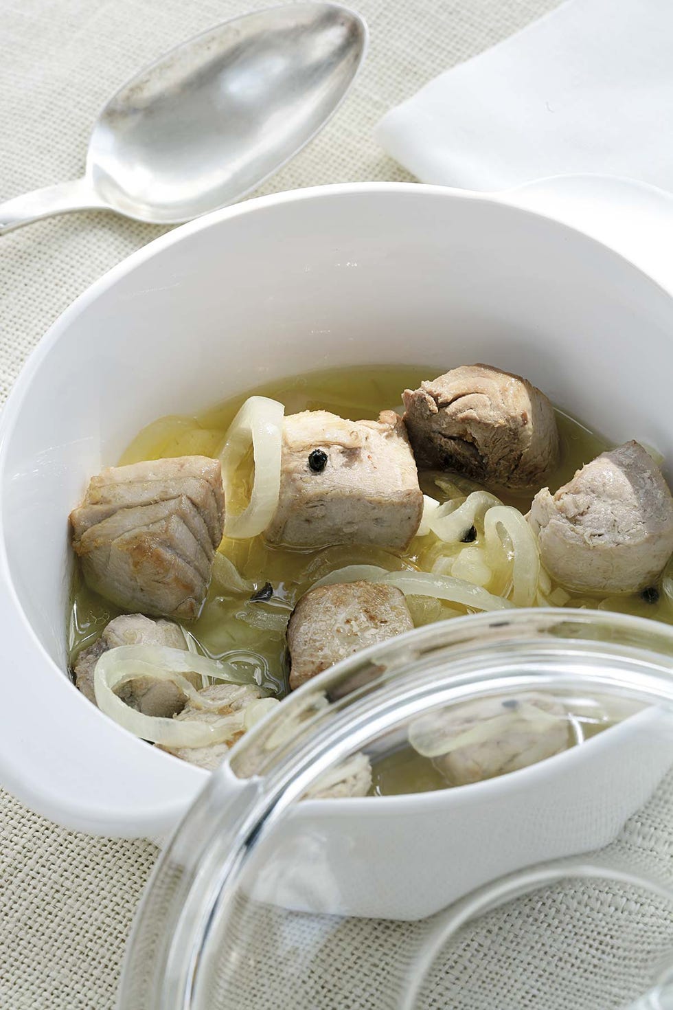 atún encebollado