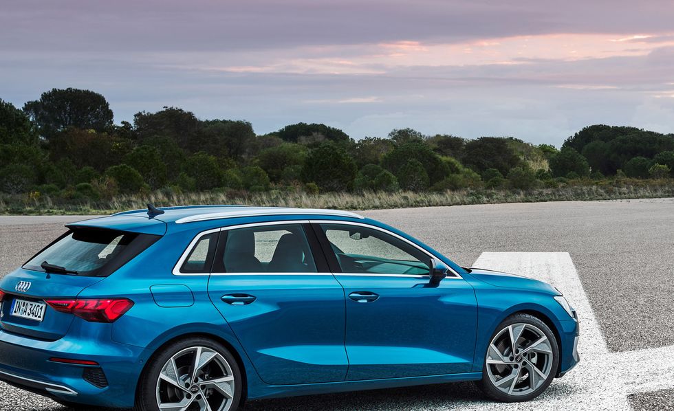 Dek de tafel vragenlijst Aktentas New Audi A3 Looks Sharp in Hatchback Form