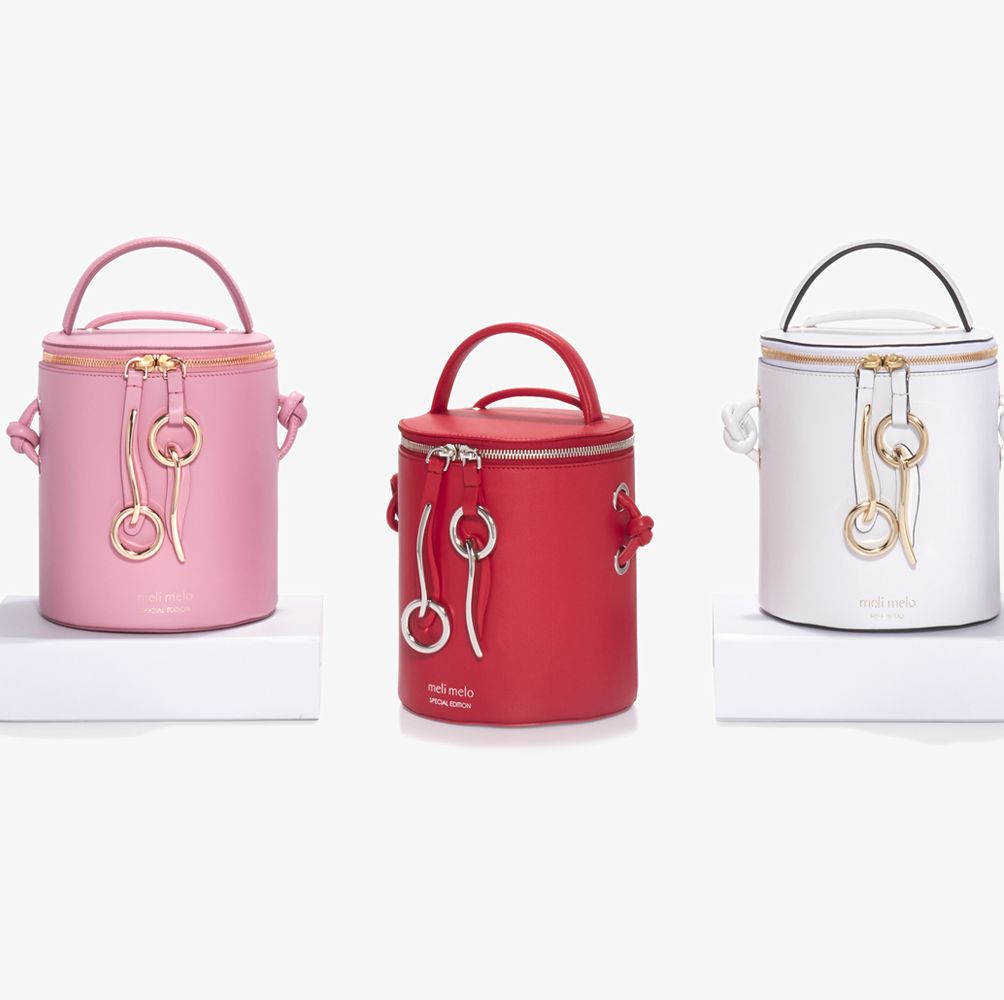 Product, Bag, Handbag, Pink, Font, Fashion accessory, Material property, Vacuum flask, Luggage and bags, Home accessories, 