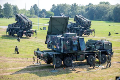 gruppo missilistico di difesa aerea 21 con sistema "patriot".