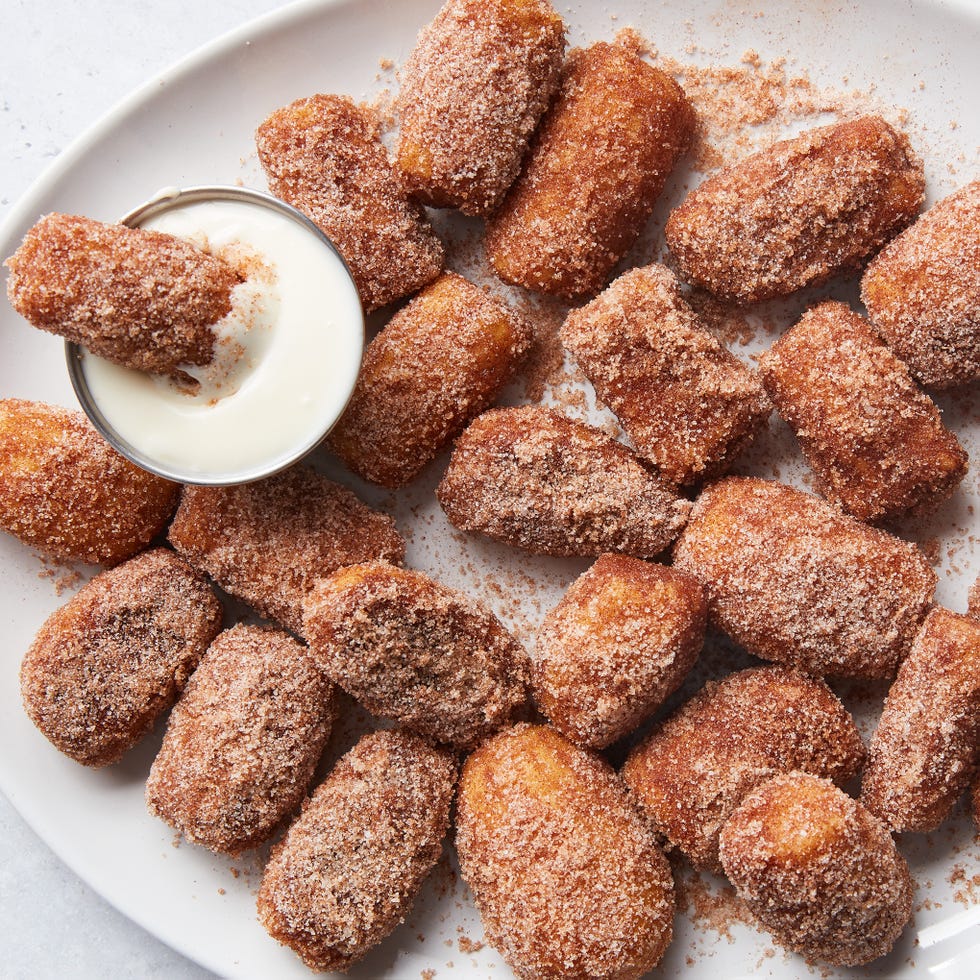 auntie anne's sweet cinnamon pretzel nuggets with cream cheese dip