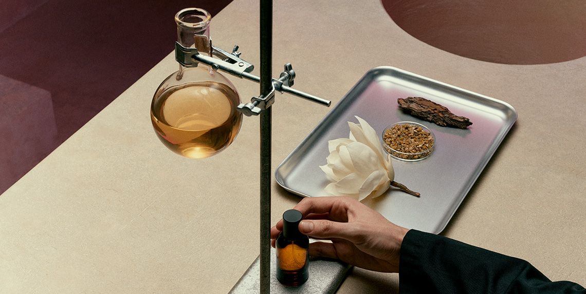 イソップの香水シリーズ12作目は、フローラルの反逆。調香師が