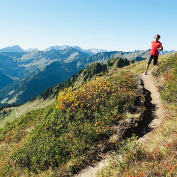Corre Conciencia: la porra contra el cáncer en la Madrid-Segovia Dos corredores madrileños recaudarán fondos para luchar contra el cáncer con ayuda de una apuesta sobre el tiempo final de su llegada a meta.