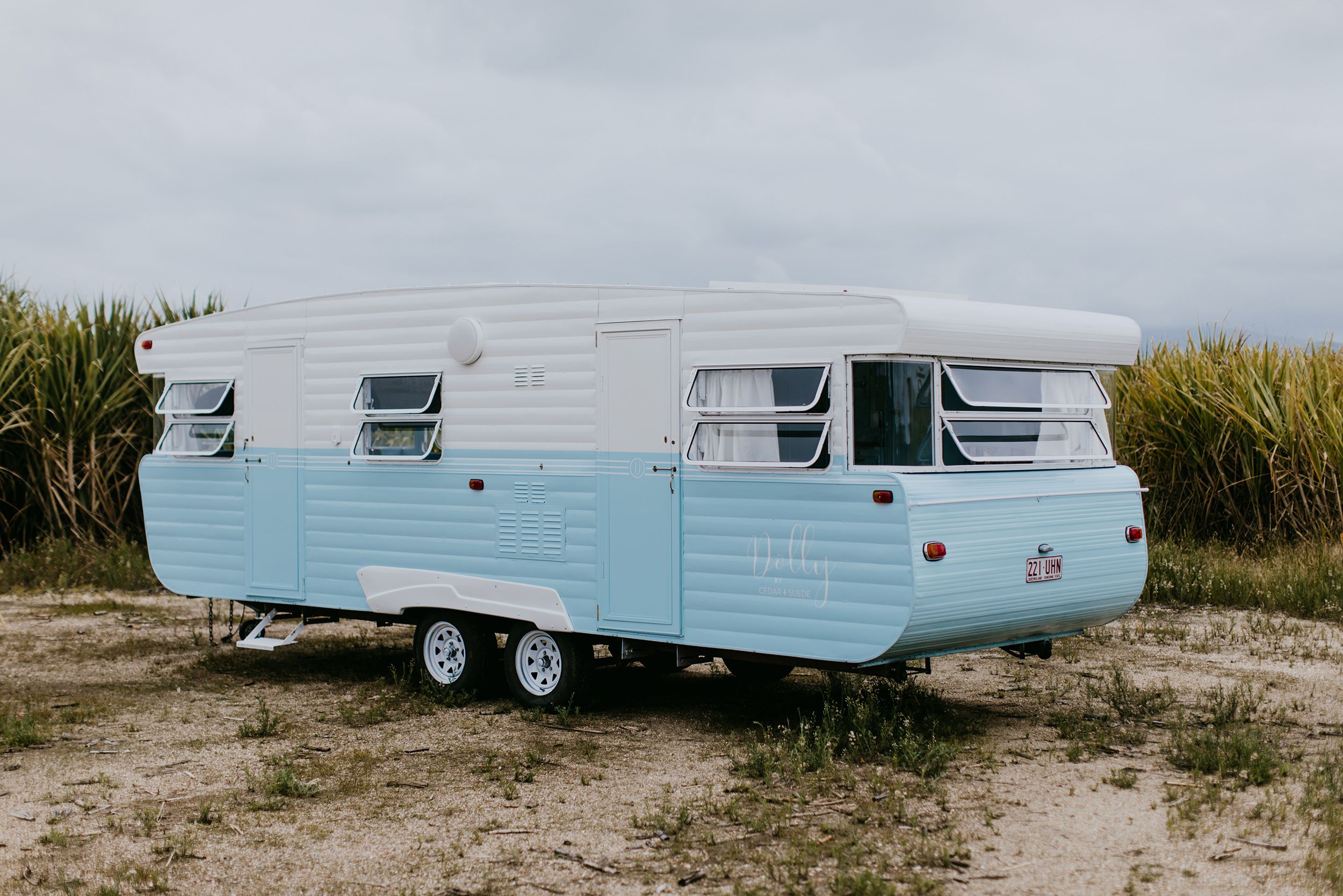 Una caravana con estilo vintage para vivir y viajar