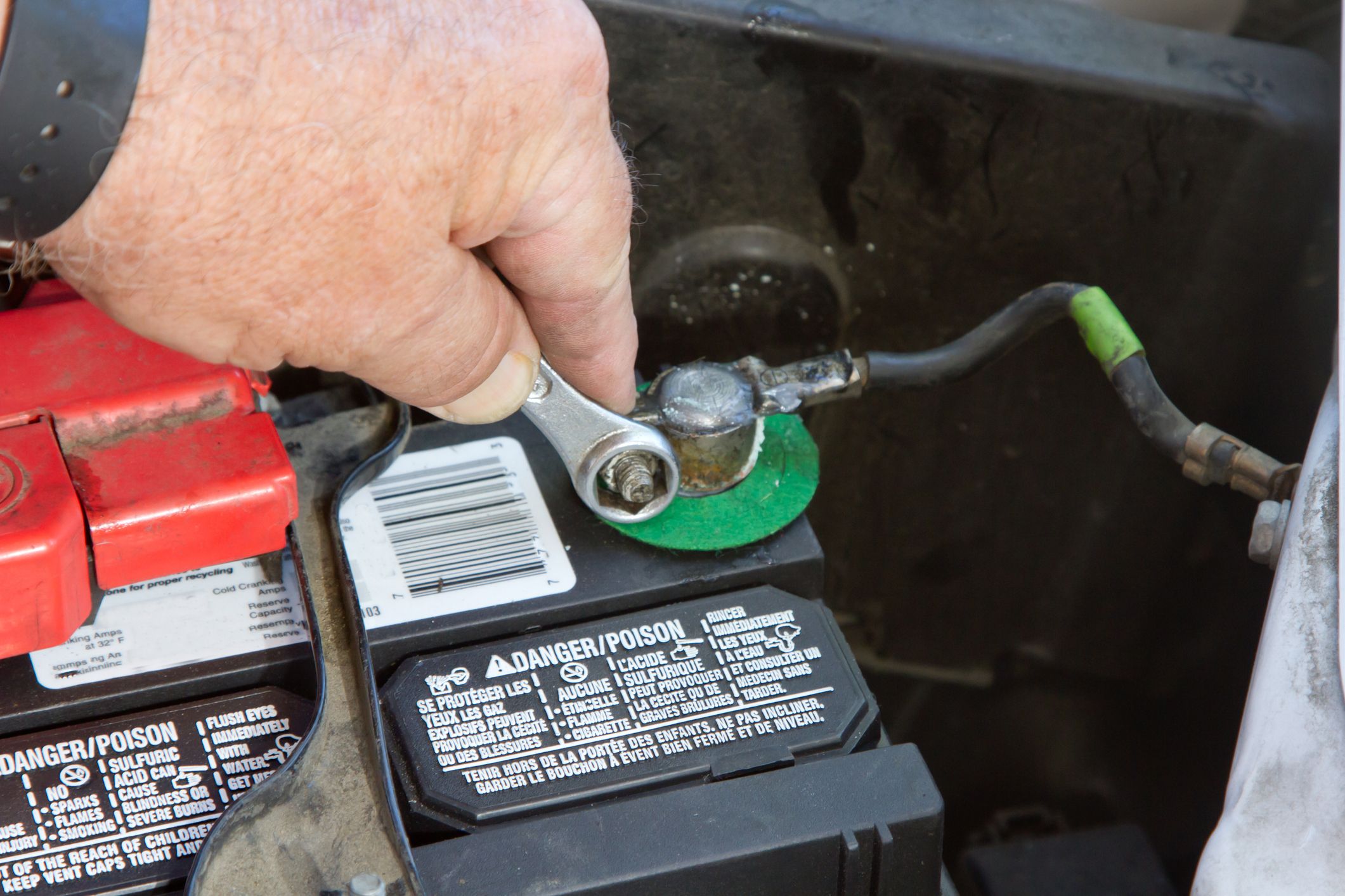 Vehicle battery deals terminals