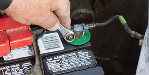 automobile battery maintenance