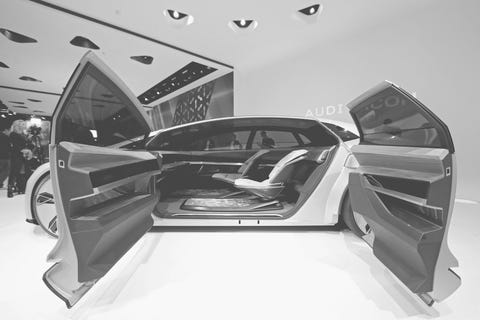 audi présente le concept-car audi aicon au salon de l'automobile iaa à francfort-sur-main, allemagne, 12 septembre 2017 le salon international de l'automobile iaa est le plus grand salon de l'automobile et les exposants de l'automobile de jusqu'à 40 pays doivent présenter leurs derniers produits et innovations à l'iaa, alors que des centaines de milliers de personnes sont attendues au salon du 14 au 24 septembresalon international de l'automobile iaa de francfort, francfort principal, allemagne 12 sep 2017