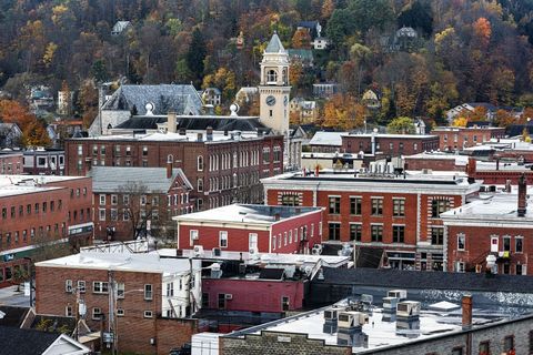 autumn cityscape of downtown montpellier in vermont