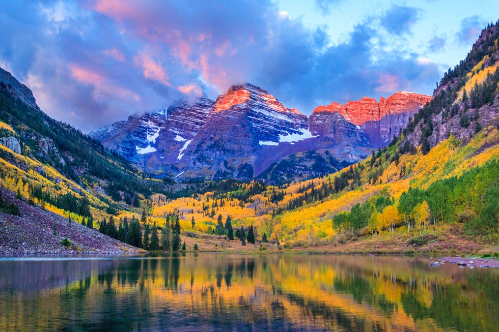 autumn colors at maroon bells and lake
