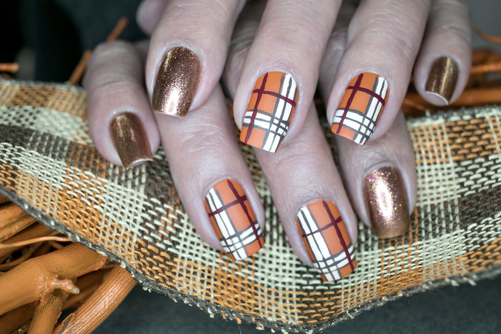 Plaid nail outlet designs