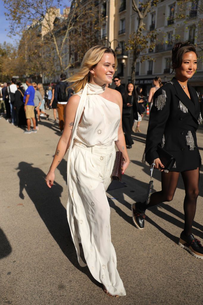 stella mccartney  outside arrivals paris fashion week womenswear springsummer 2024
