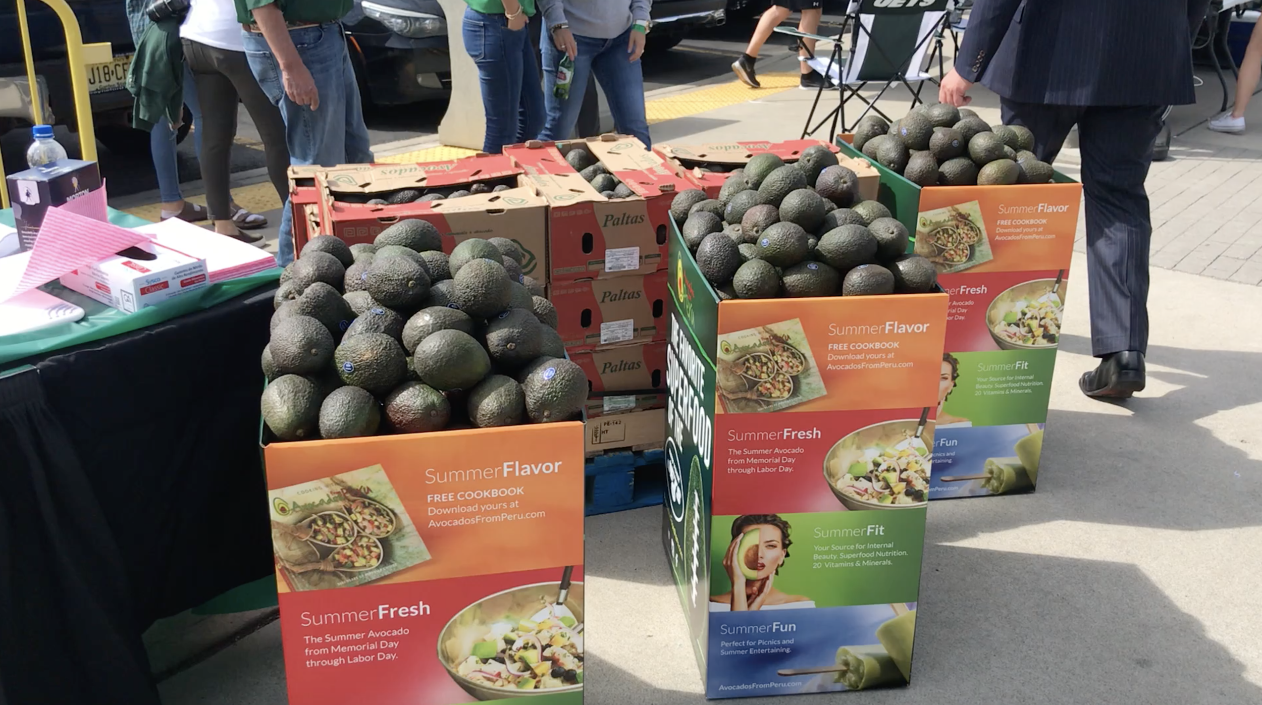 The World's Largest Bowl Of Guacamole Weighed In At 9,090 Pounds