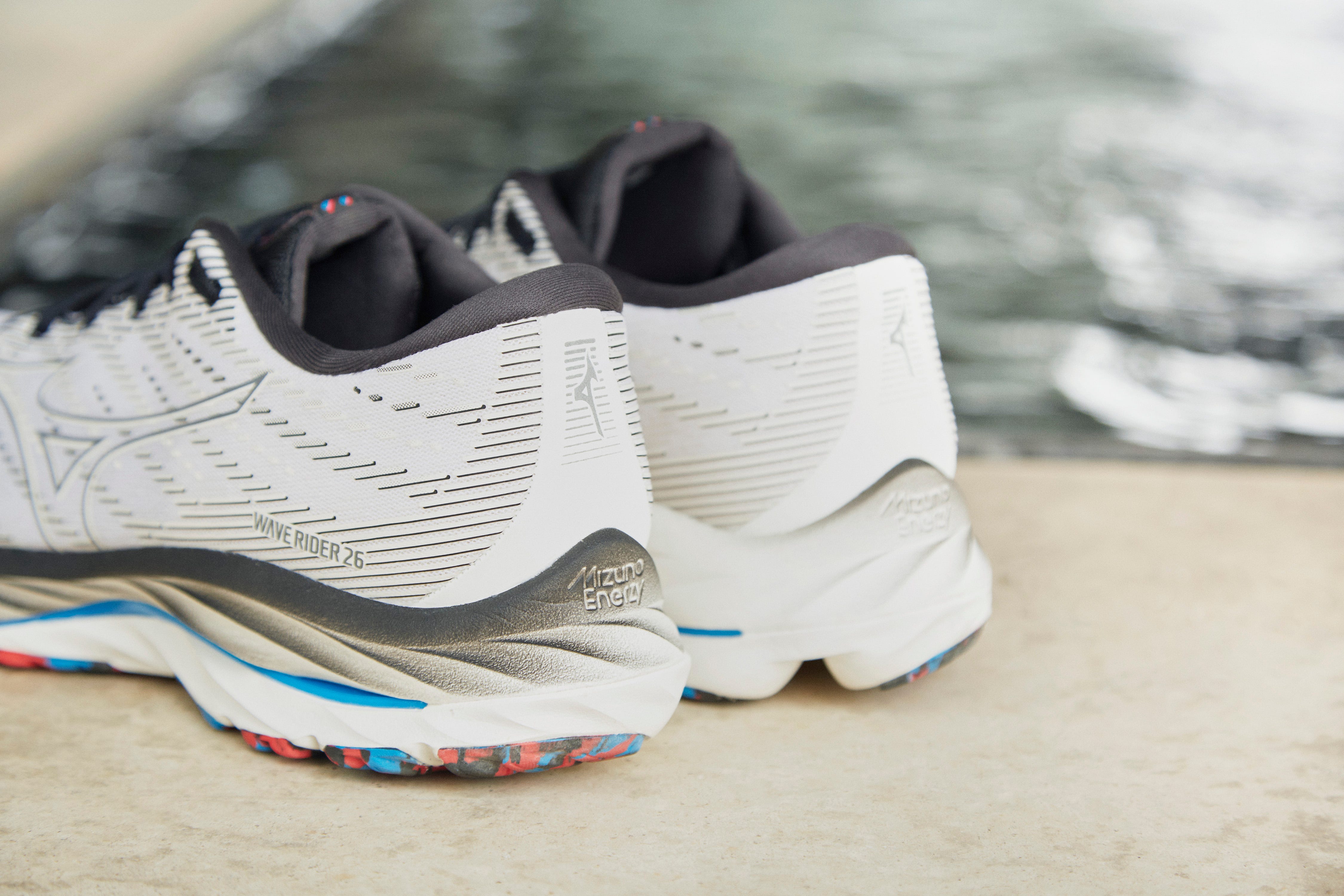 mizuno wave rider 26