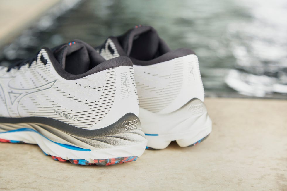 mizuno wave rider 26