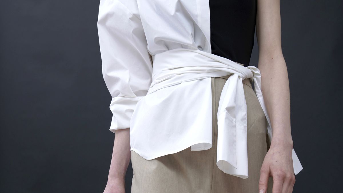 preview for La moda, assolutamente: la camicia bianca