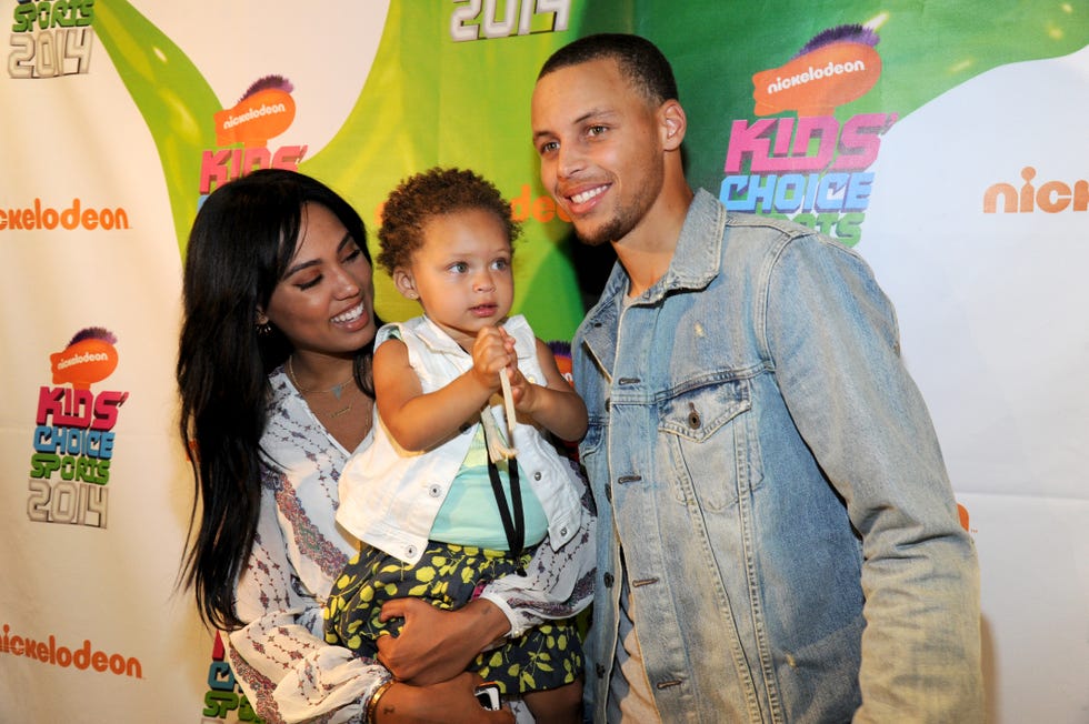 Steph Curry and his daughter, Riley Curry in 2015 & 2023 🥹❤️