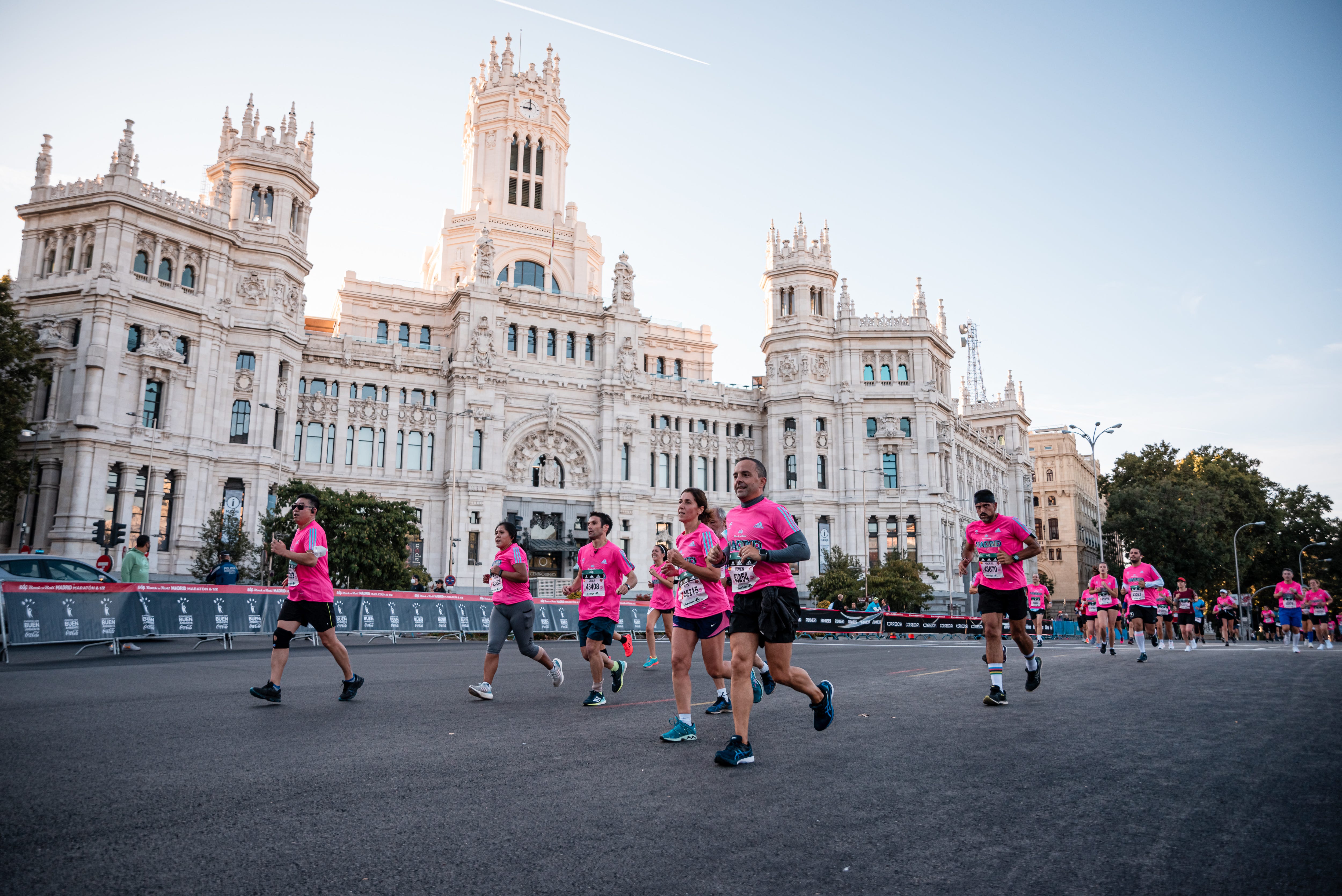 corredores en el edp rock 'n' roll maratón madrid