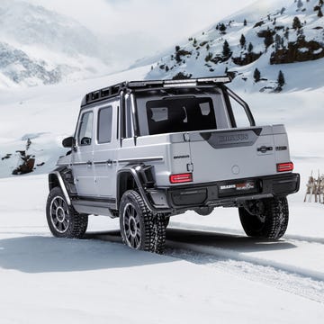 Snow, Automotive tire, Tire, Vehicle, Car, Winter, Automotive exterior, Glacial landform, Automotive design, Off-road vehicle, 