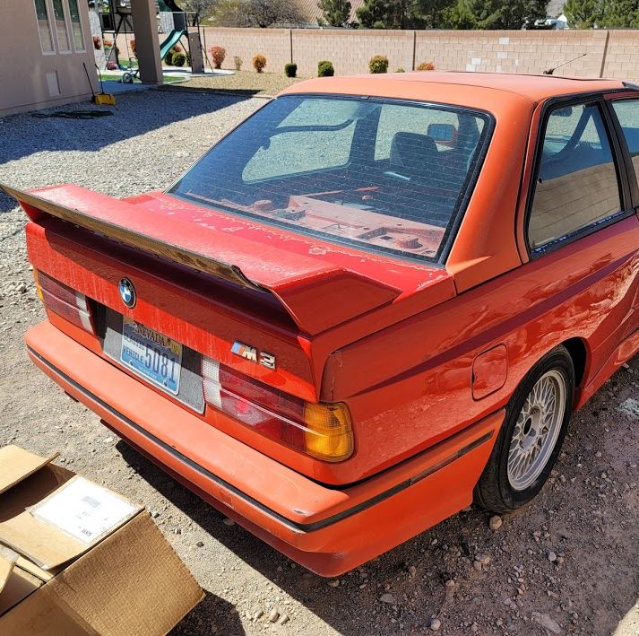  Alguien, por favor, rescate este BMW E30 M3 abandonado