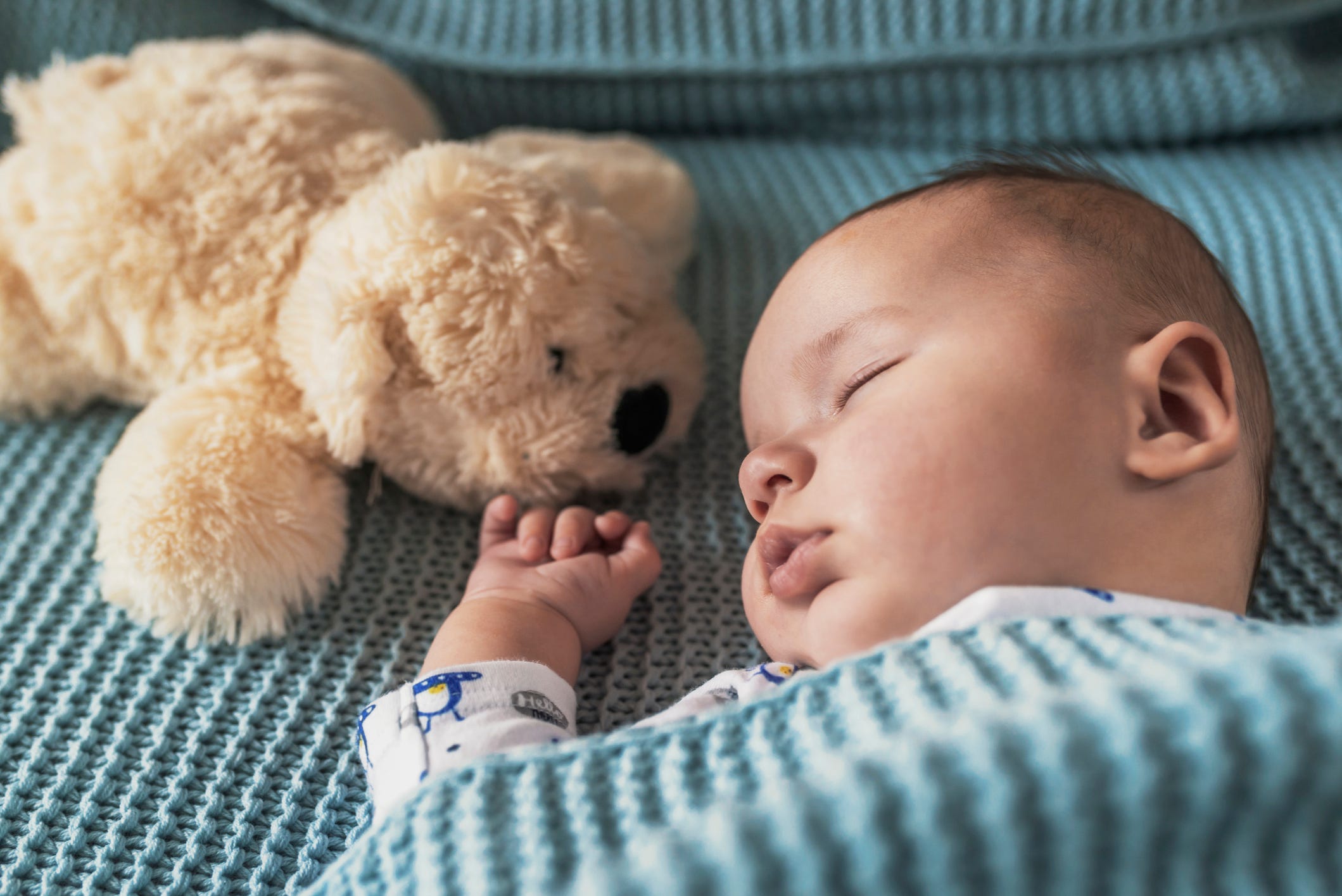 este nombre de niño se ha hecho muy popular en los últimos años, es de origen hebreo y significa "dios nos dará recompensa"