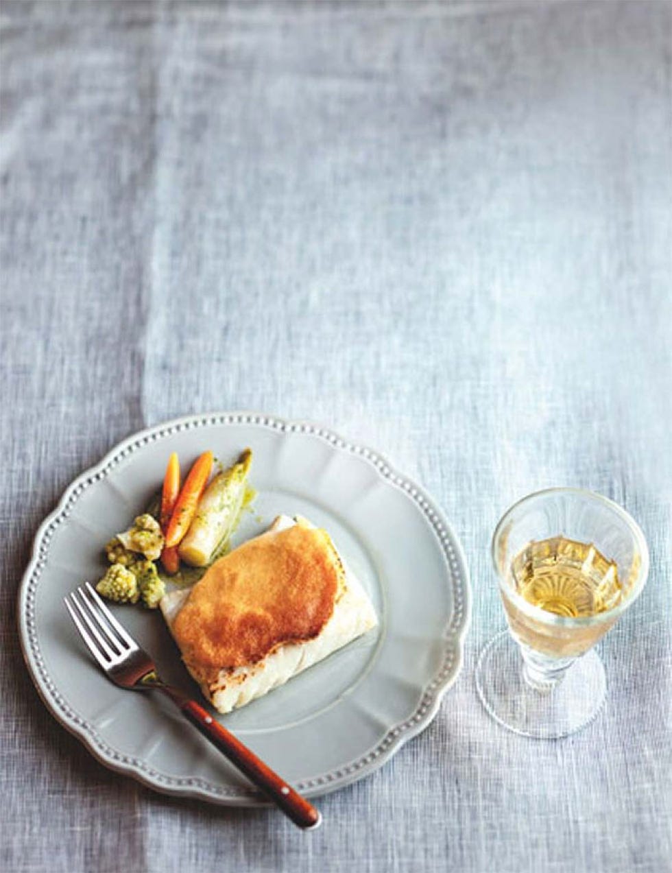 bacalao con costra y verduras asadas