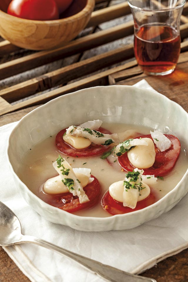 bacalao con judías blancas y cerdo ibérico