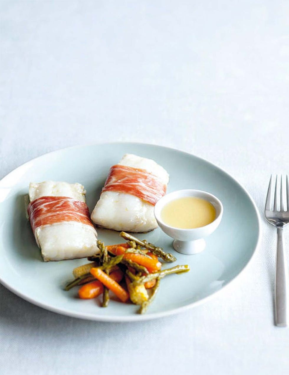 bacalao confitado con jamón ibérico y verduras