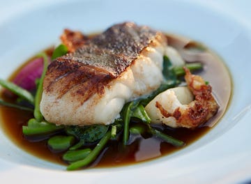 bacalao con verduras braseadas