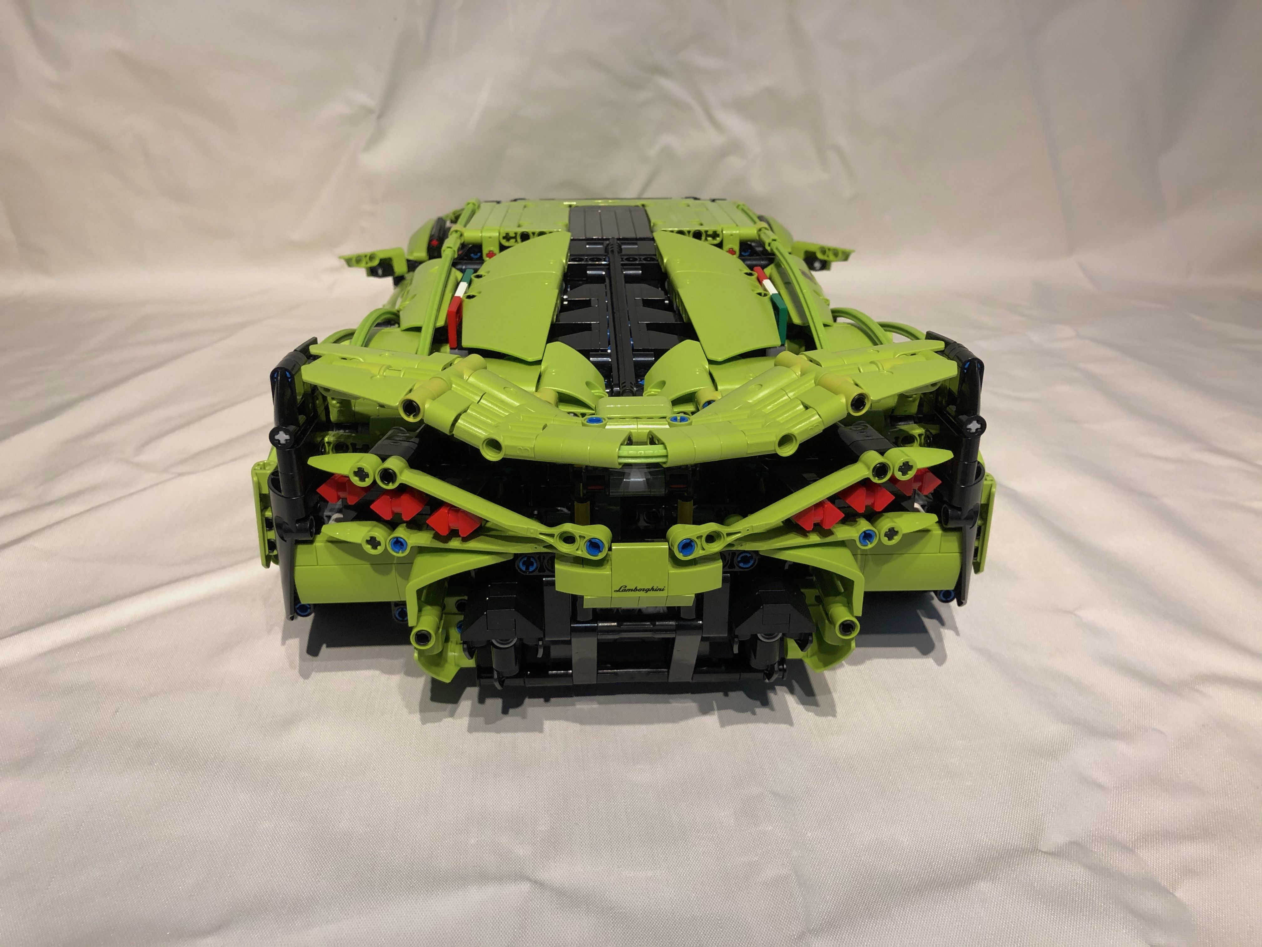 LEGO® custom instructions Lamborghini Sián FKP 37 1:16 scale (white)