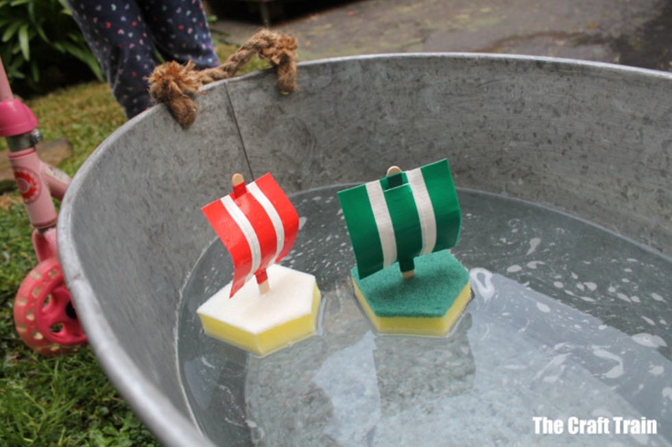 back to school activities, diy sponge boats in a bucket of water